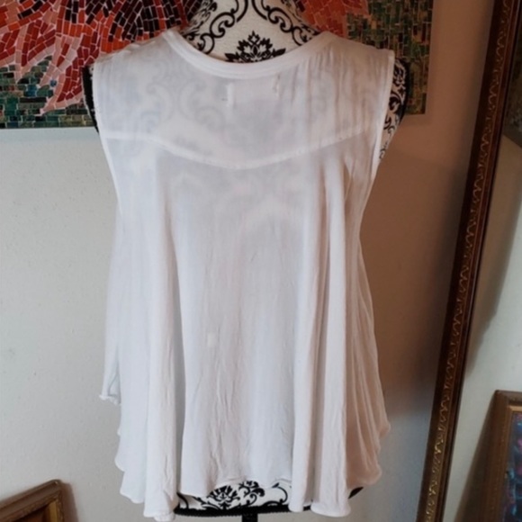 Mustard Seed Fringe Sleeveless Crop Top - Picture 2 of 8